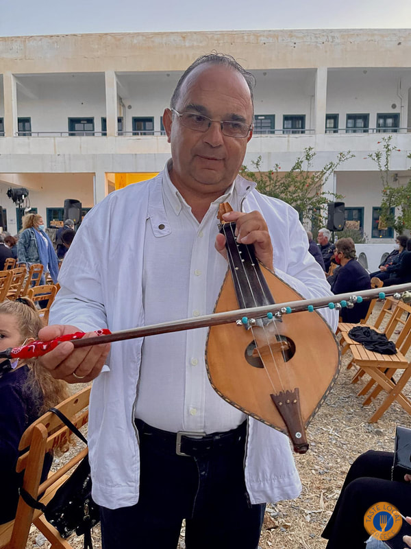 Νεκτάριος με το βιολί