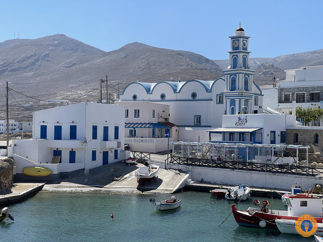 Η μπούκα το μικρό γραφικό λιμανάκι