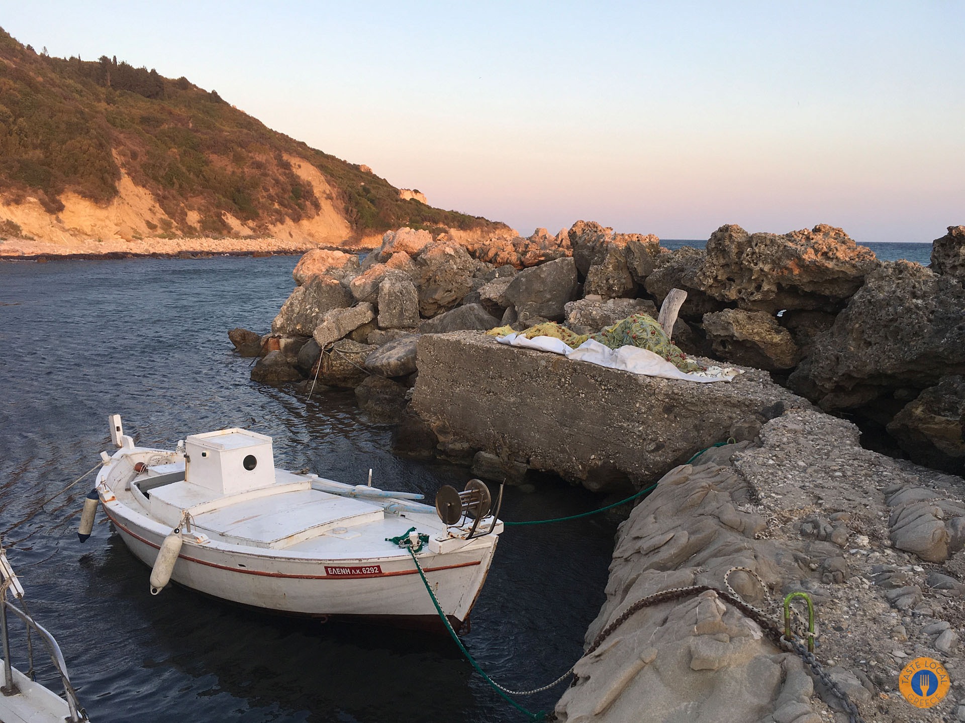 Βάρκα στην πίσω μεριά