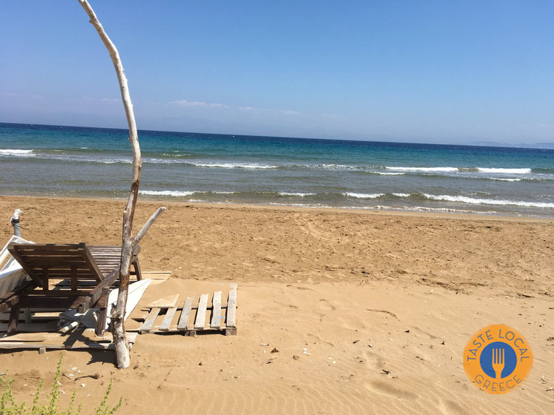 Η παραλία στο Μαθράκι