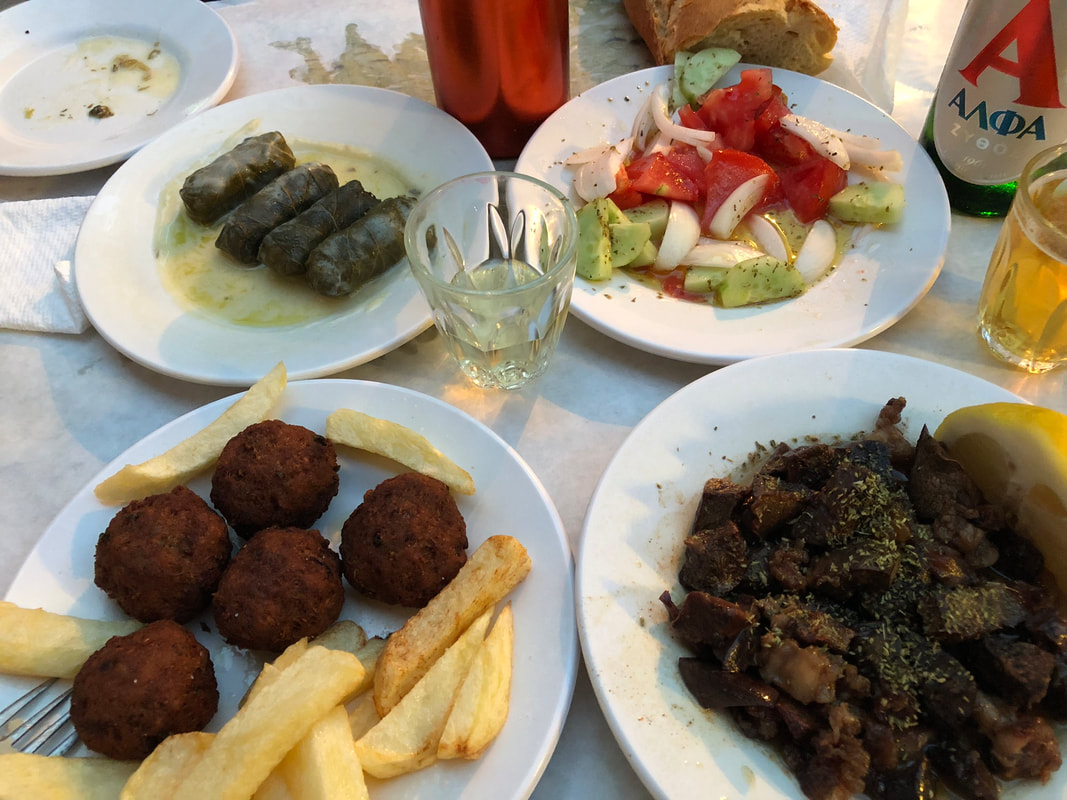 κεφτεδάκια συκωταριά στο τηγάνι σερβιρισμένα
