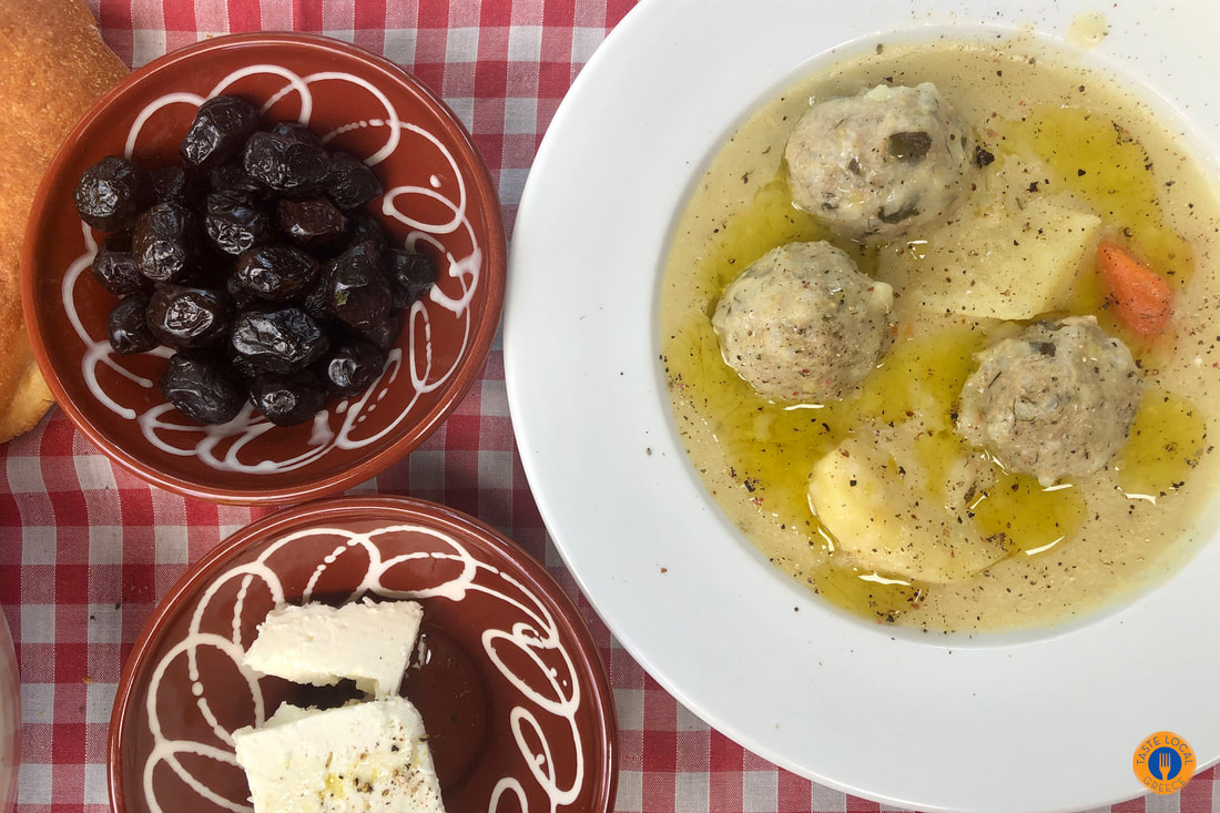 γιουβαρλάκια αυγολέμονο σερβιρισμένα