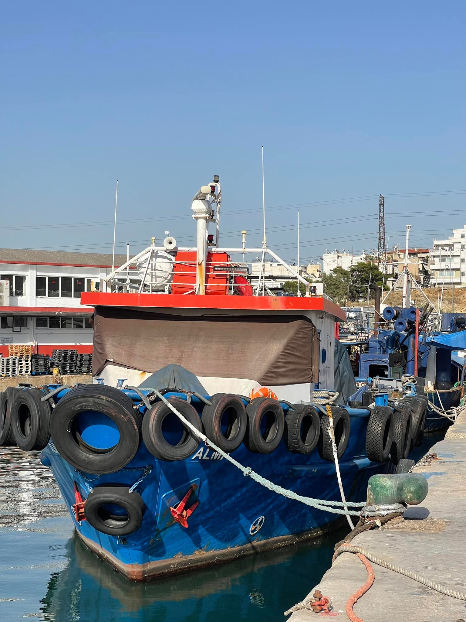 Λάντζες στην Ιχθυόσκαλα στο Κερατσίνι
