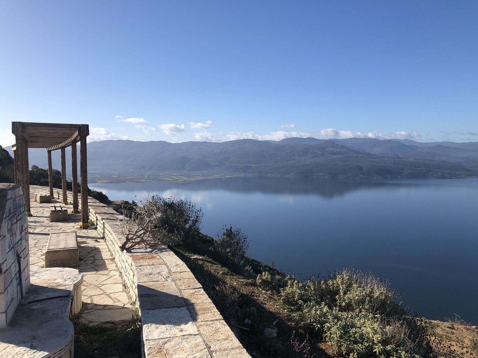 Λίμνη Τριχωνίδα η απόλυτη ηρεμία από ψηλά