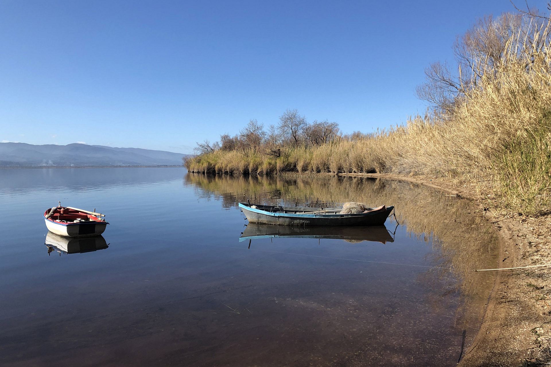 Λίμνη Τριχωνίδα η απόλυτη ηρεμία στην Μυρτιά