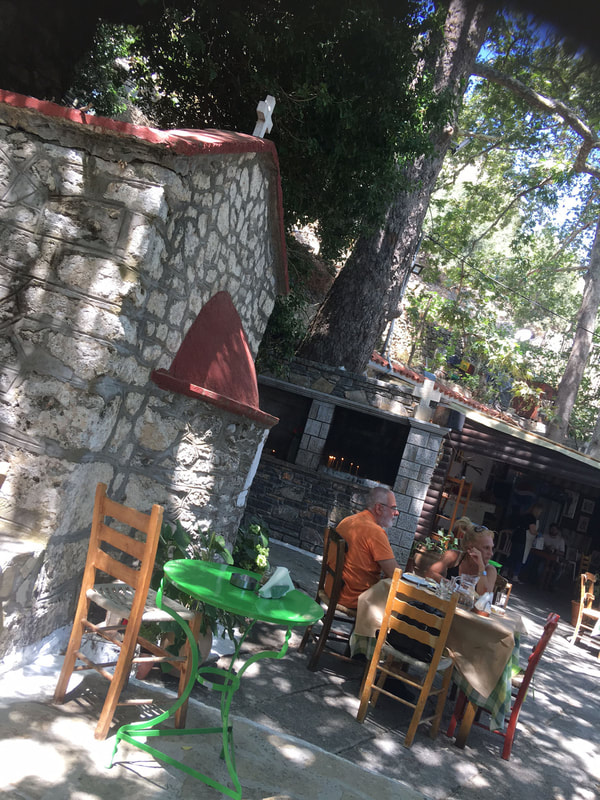 το μικρό εκκλησάκι της Αγίας Παρασκευής