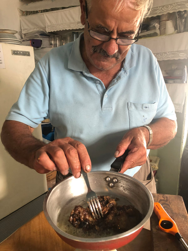 Ο κύριος Γιώργος επί το έργον