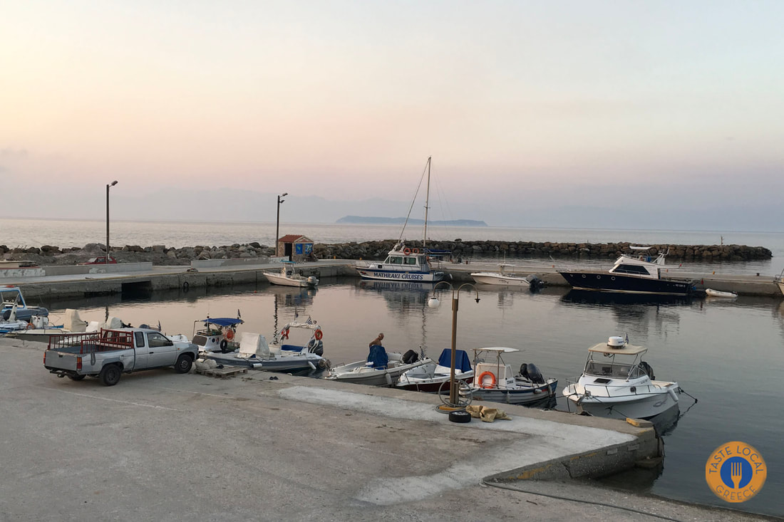 Το μικρό λιμανάκι στο Μαθράκι
