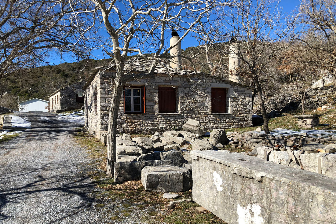 Το κτήριο όπου οι φύλακες περνούν τον δύσκολο Χειμώνα