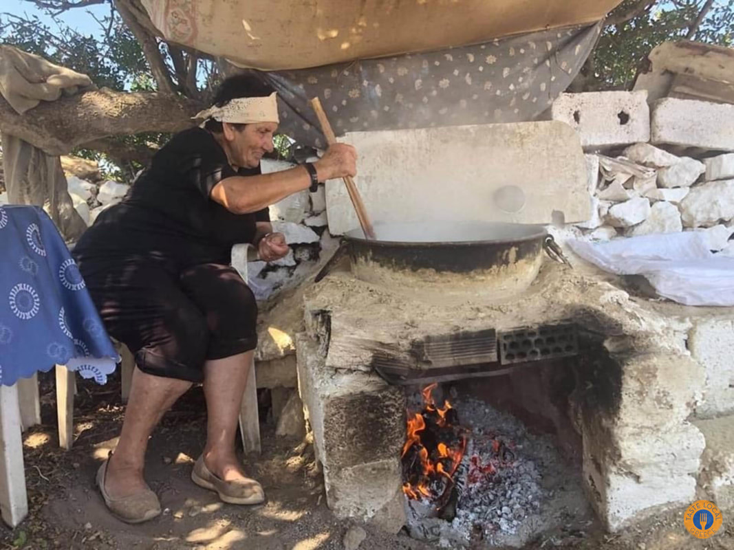 Η Μαρούκλα φτιάχνει τυρί σιτάκα