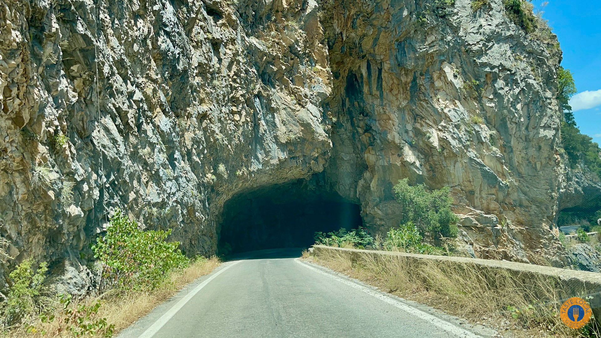 Λαγκάδα πέρασμα μέσα από την καρδιά του Ταΰγετου 