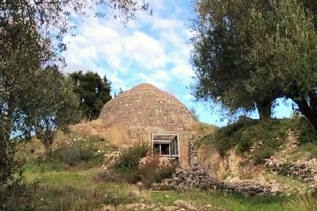 Θολωτοί τάφοι Περιστεριάς