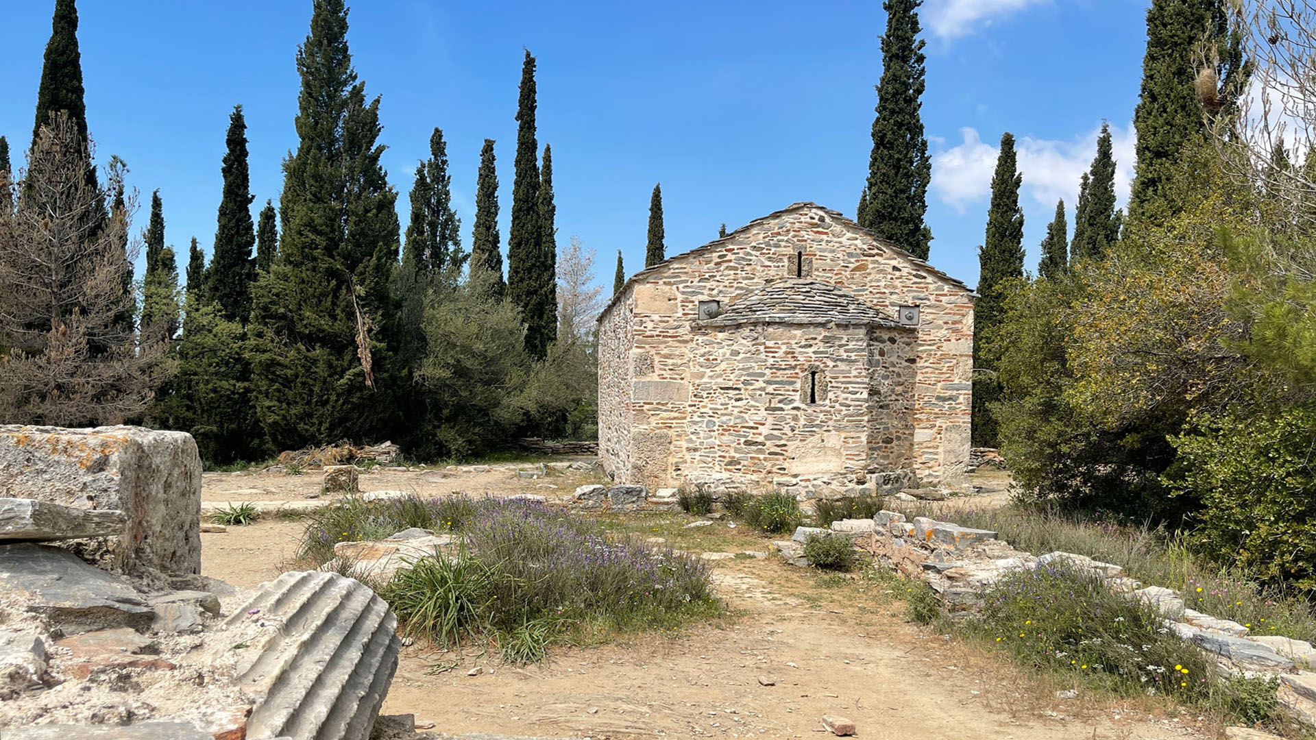 Ο λόφος των Ταξιαρχών βασιλική Αγίου Μάρκου και μονή Ταξιαρχών